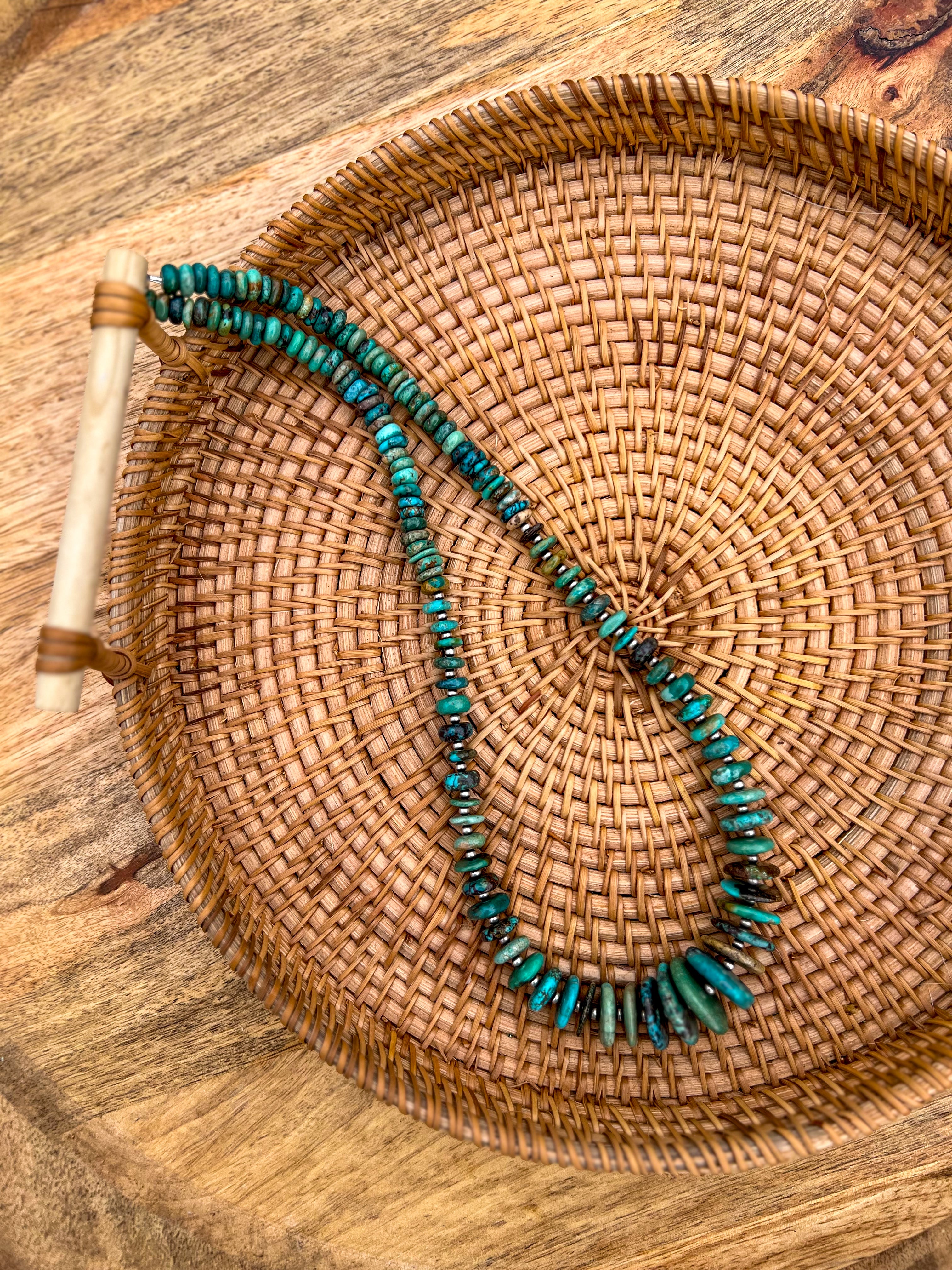 Graduated Rondelle with 3mm Navajo Pearl Accents